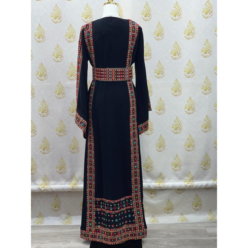 Manajel Thoub: Ultimate Elegance with Strass Detailing and Luxurious Khirka