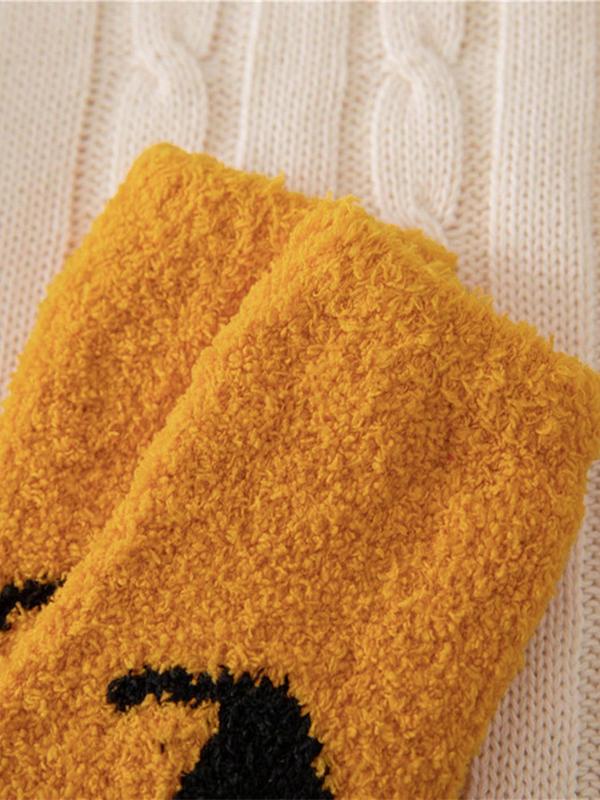 Women's Cartoon Print Crew Socks, Casual Halloween Themed Soft Comfortable Fuzzy Socks for Fall & Winter, Women's Socks for Daily Wear