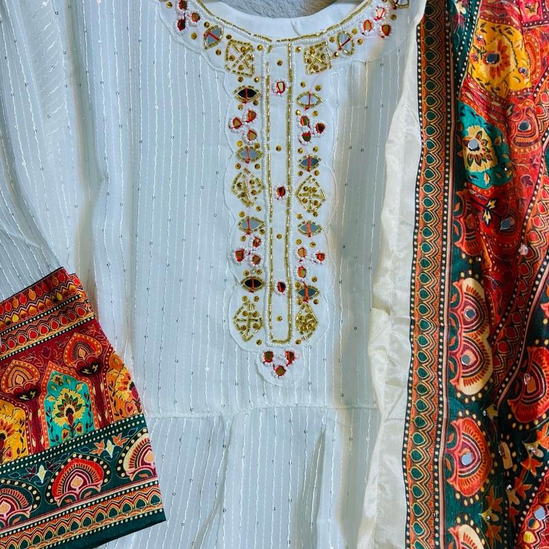 2 pis gawun set ( Christmas sale )