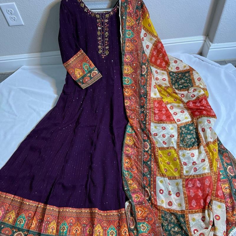 2 pis gawun set ( Christmas sale )