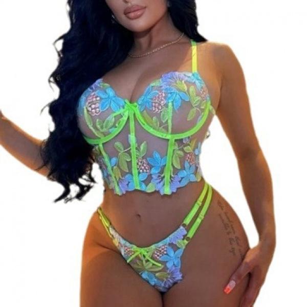 Sexy Lace Tight Push up Sexy Lingerie Suit Embroidered Bikini Underwear Two-Piece in Stock