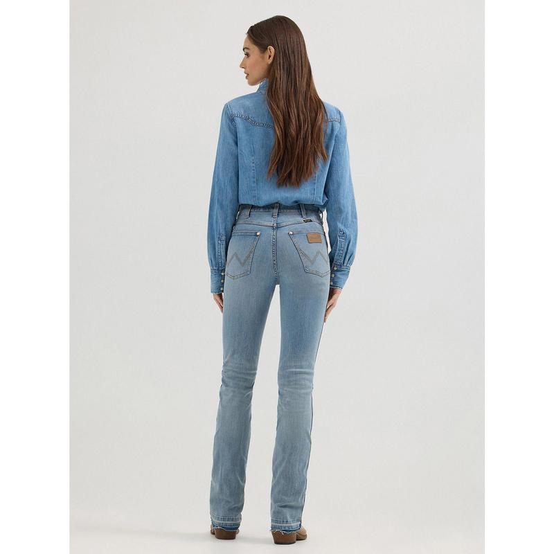The Eden bootcut - Wrangler X Lainey Wilson Boot Huggers Raw Hem Jeans