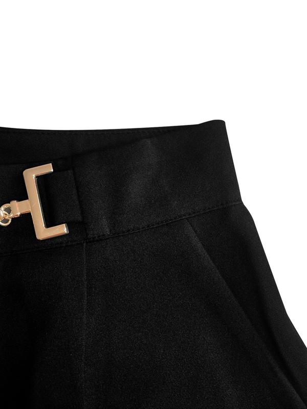 Women's Plain Chain Decor Plicated Shorts, Elegant Fashion Casual Shorts for Daily Outdoor Wear, Ladies Bottoms for All Seasons