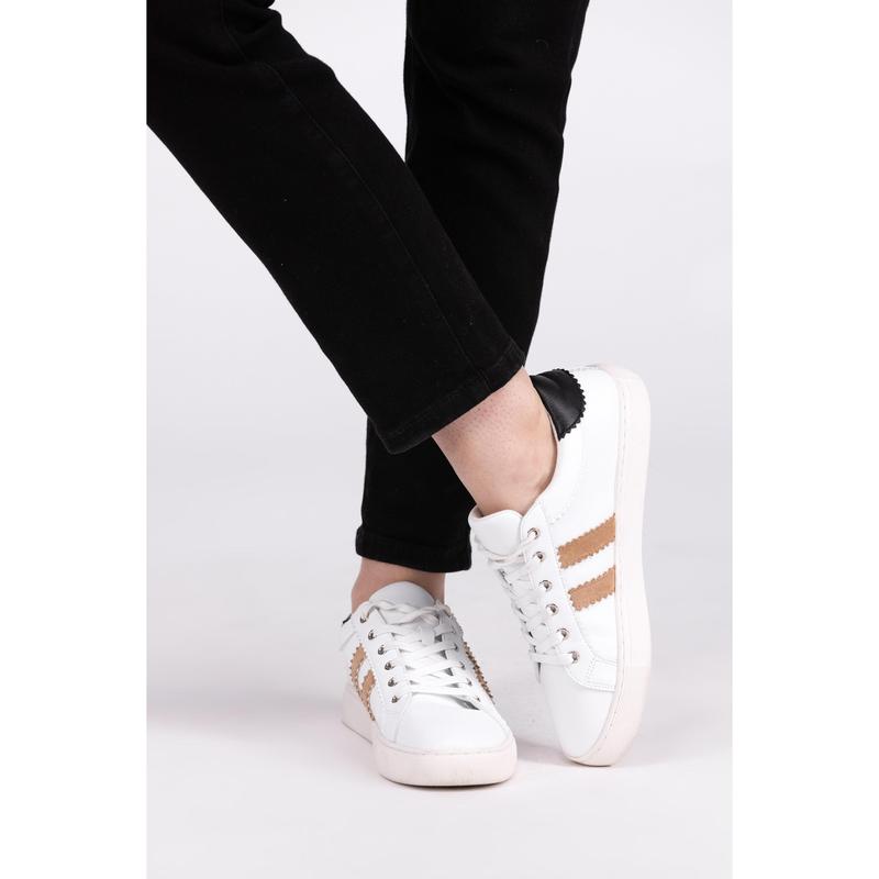 The Heidi from Judy Blue: Mid-Rise Slim Fit Denim
