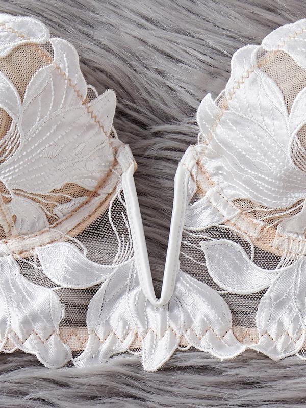 Two-Piece Set Women's Floral Embroidery Bra & Sheer Thong, Adjustable Strap Underwire Bra & Panty Set, Lingerie Set for Women