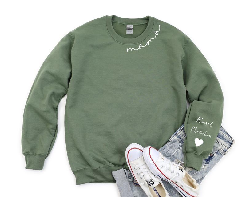 [Custom in description] ,Custom Mama Sweatshirt with Kid Name on Sleeve, Personalized Mom Sweatshirt, Minimalist Momma Sweater, Christmas Gift for Mom, Gift for Her Womenswear Bottom