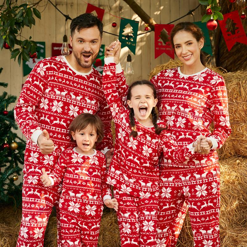PatPat Christmas Family Matching Long-sleeve Allover Deer & Snowflake Print Red Thickened Polar Fleece Pajamas Sets
